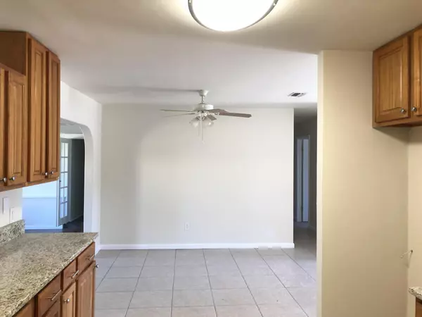 Port Saint Lucie, FL 34983,303 NE Solida CIR