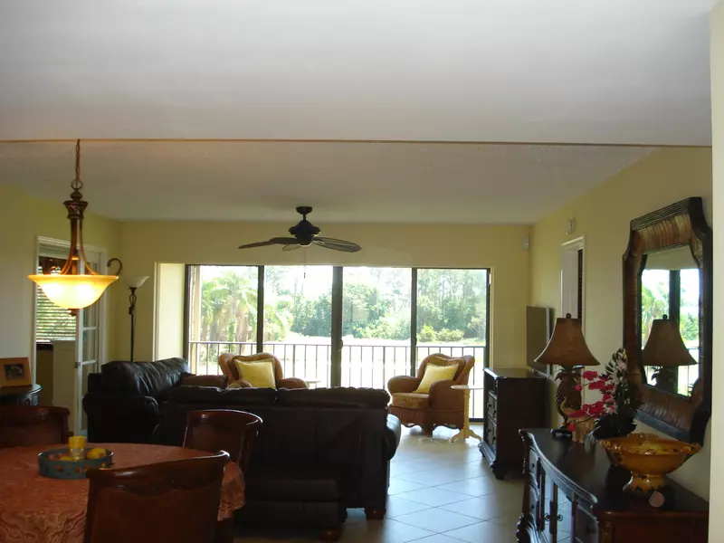 4230 Deste CT 302, Lake Worth, FL 33467