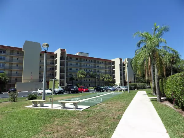 Lake Worth, FL 33467,3951 Via Poinciana Unit 212 Building 9