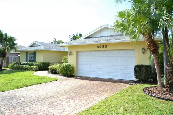 Boca Raton, FL 33487,4282 Woods End RD