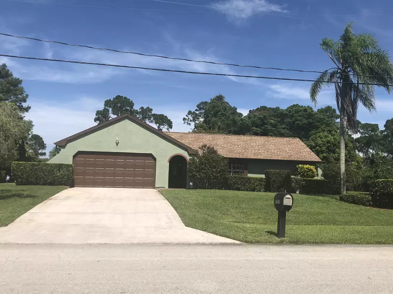 2565 SE Delano RD, Port Saint Lucie, FL 34952