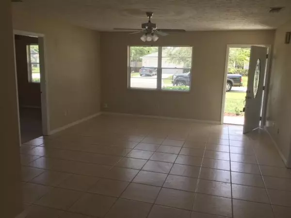 Port Saint Lucie, FL 34953,531 SE Ron Rico TER