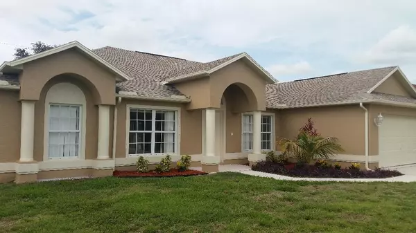 1033 SW Eckard AVE, Port Saint Lucie, FL 34953