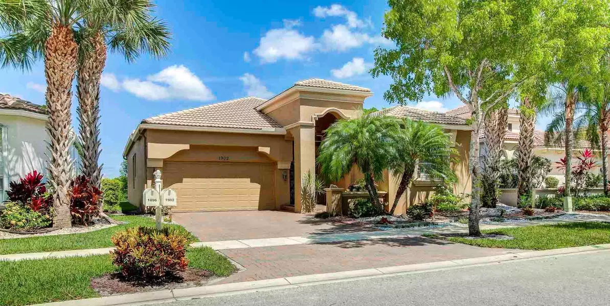 1902 Via Castello, Wellington, FL 33411