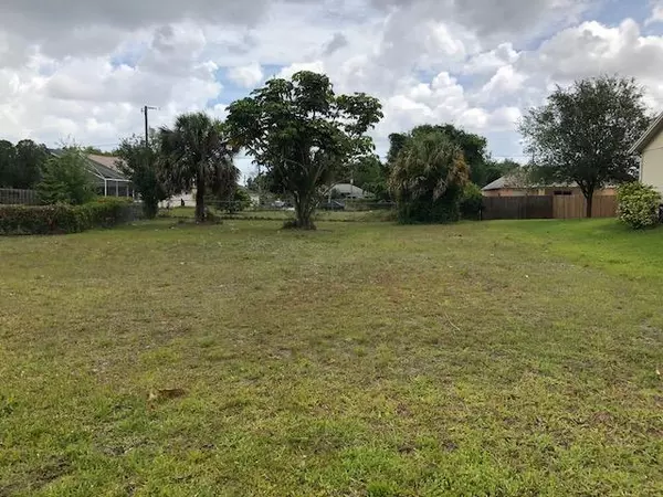 1811 SE Aires LN, Port Saint Lucie, FL 34984