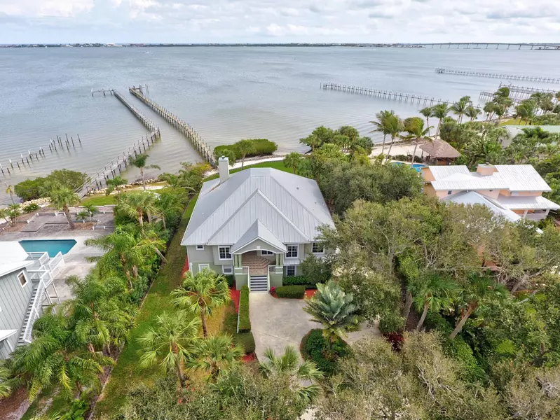 110 N Sewall'S Point RD, Sewalls Point, FL 34996