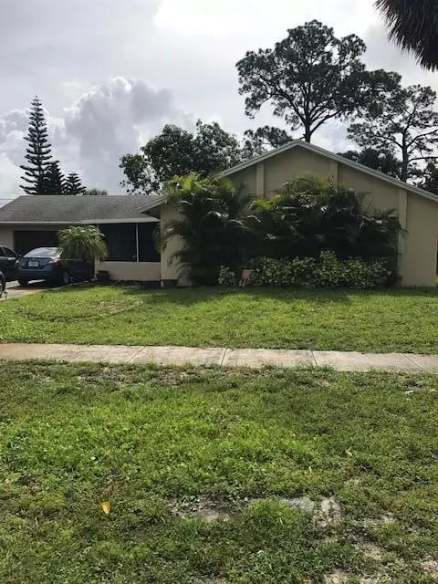 West Palm Beach, FL 33413,633 White Water DR