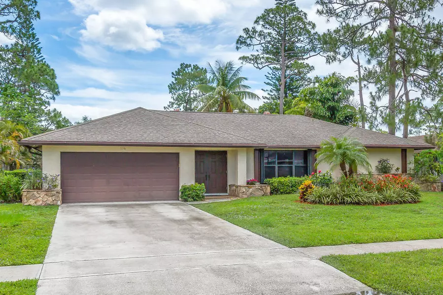 556 Azure AVE, Wellington, FL 33414