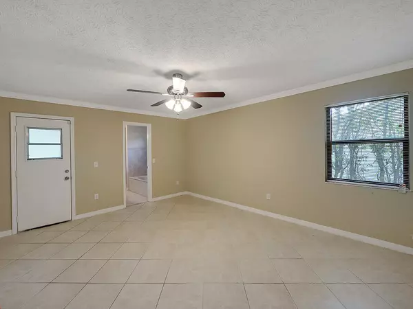 Port Saint Lucie, FL 34983,1035 SE Euclid LN