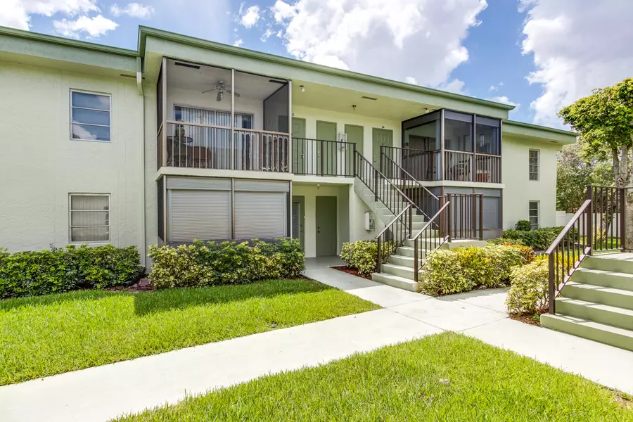 7511 S Oriole BLVD 203, Delray Beach, FL 33446