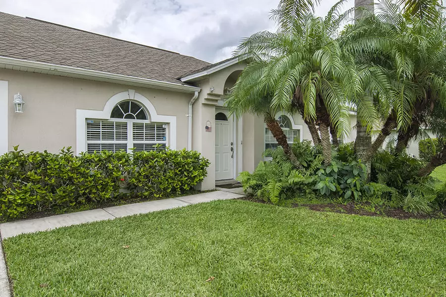 5230 Compass Pointe CIR, Vero Beach, FL 32966