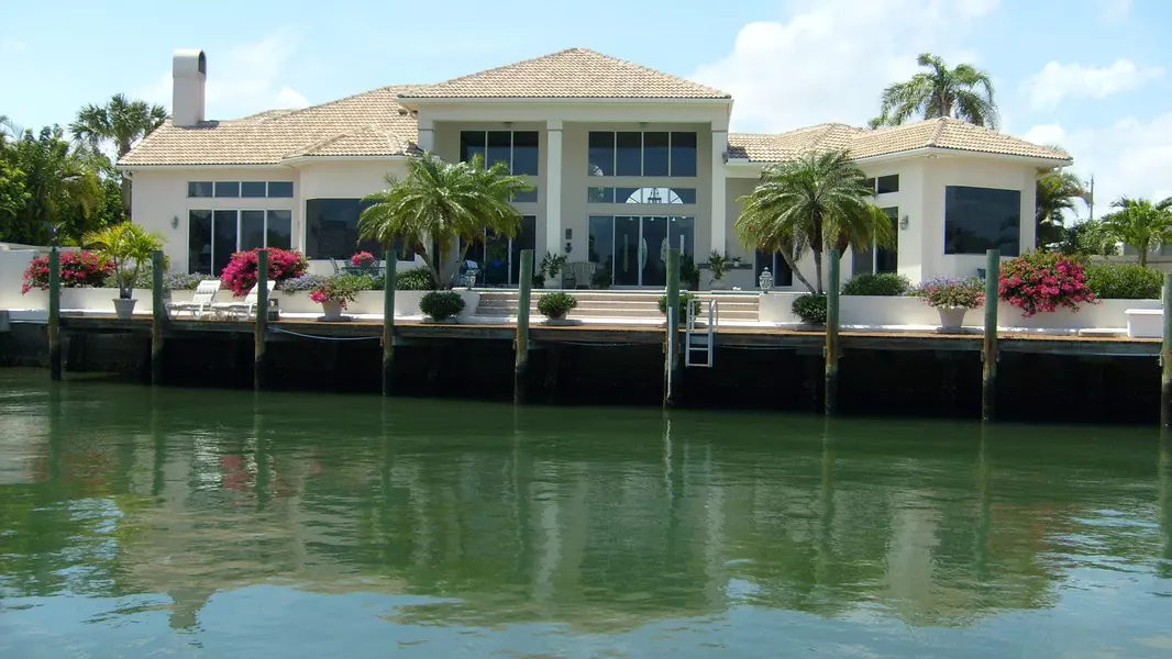 1140 Powell Dr., Singer Island, FL 33404