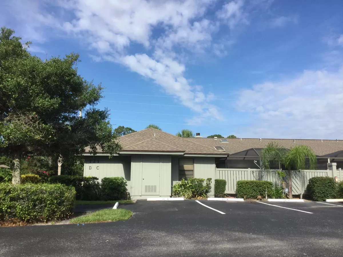 Vero Beach, FL 32962,721 SW Timber Ridge TRL C