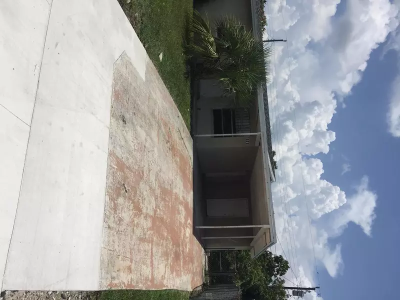 1521 W 14th ST, Riviera Beach, FL 33404