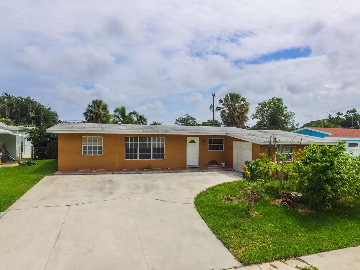 Palm Springs, FL 33461,309 Riverdale RD