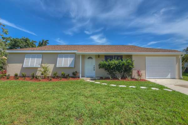 2138 SE Shelter DR, Port Saint Lucie, FL 34952