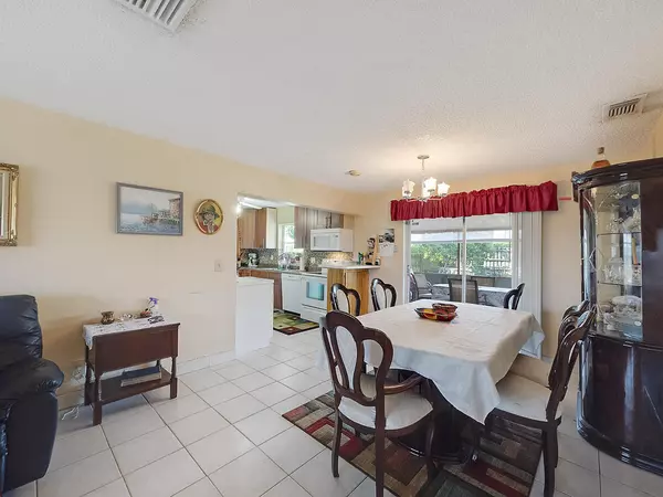 Boca Raton, FL 33434,9564 Richmond CIR