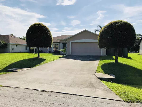 Port Saint Lucie, FL 34983,531 NW Haven ST