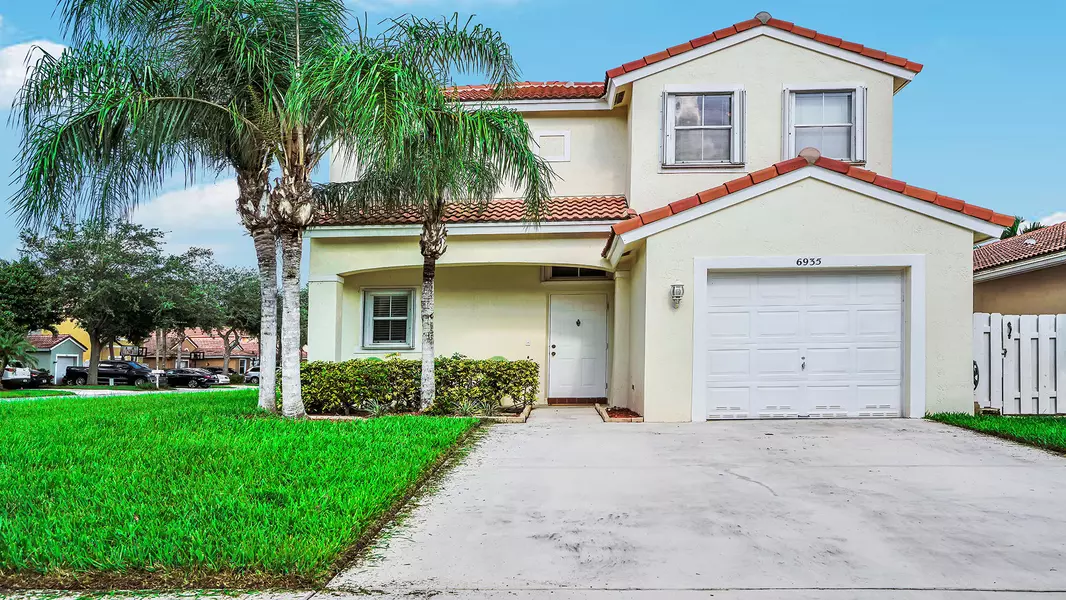 6935 Silverado TER, Lake Worth, FL 33463