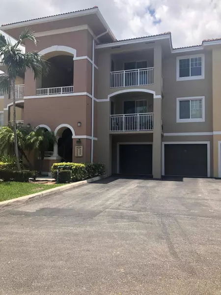 6559 Emerald Dunes DR 308, West Palm Beach, FL 33411