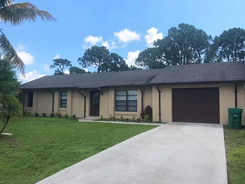 2137 SE Trillo ST, Port Saint Lucie, FL 34952