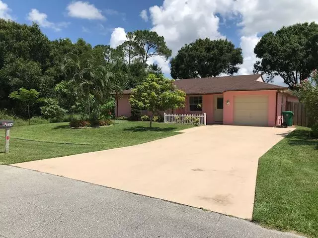 324 SE N Huron TER, Port Saint Lucie, FL 34983