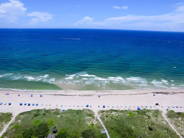 Palm Beach Shores, FL 33404,145 S Ocean AVE 405