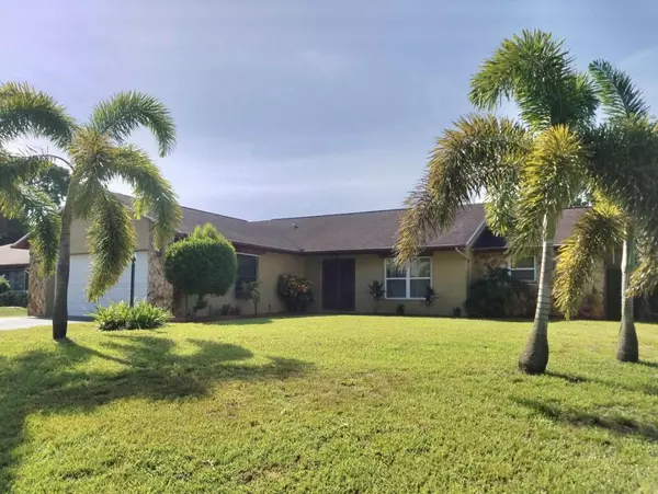 350 SE Starfish AVE, Port Saint Lucie, FL 34983