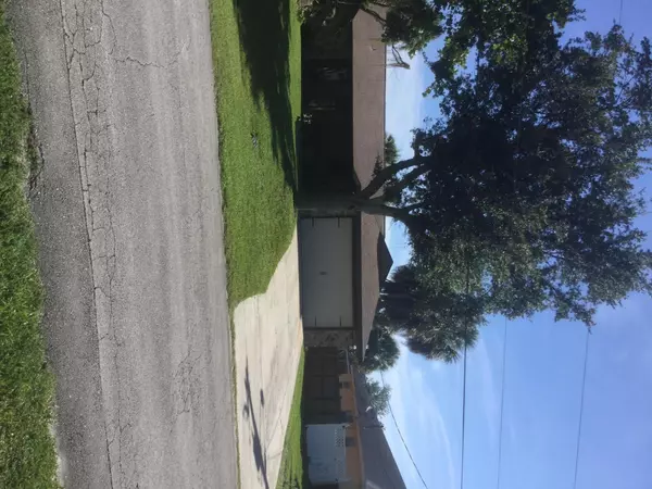 1165 SW Abingdon AVE, Port Saint Lucie, FL 34953