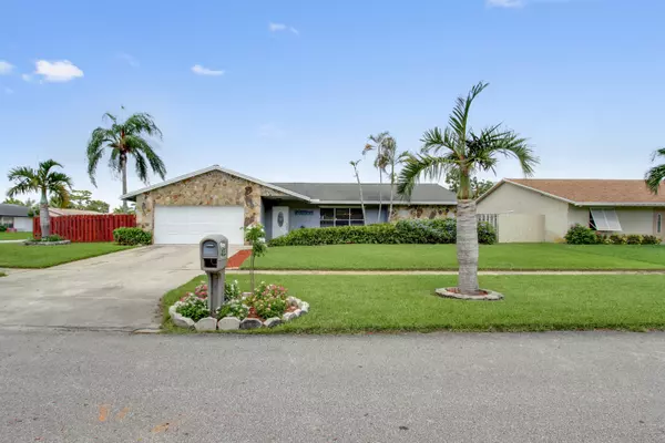 4830 Blue Pine CIR, Lake Worth, FL 33463