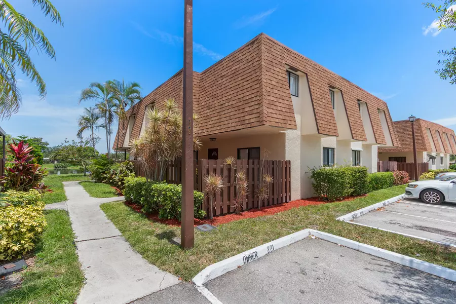 219 San Remo BLVD, North Lauderdale, FL 33068