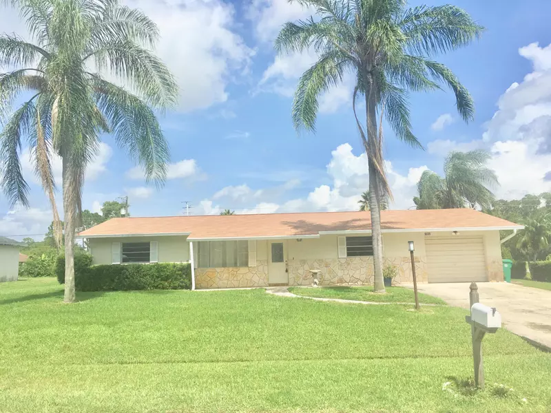 1902 SE Cheltenham ST, Port Saint Lucie, FL 34983