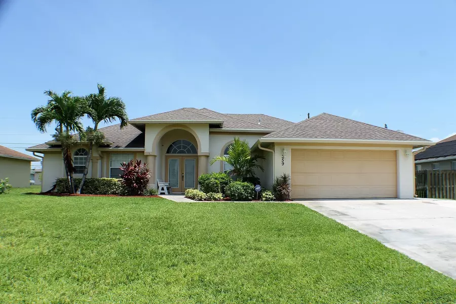 359 SW Dustin AVE, Port Saint Lucie, FL 34953