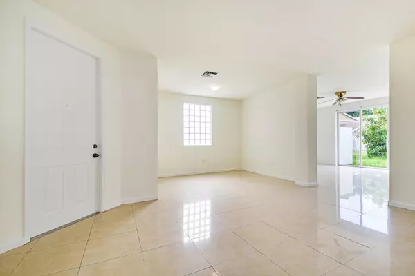 West Palm Beach, FL 33415,5725 Azalea CIR