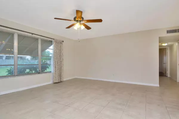 Delray Beach, FL 33445,217 W High Point TER A