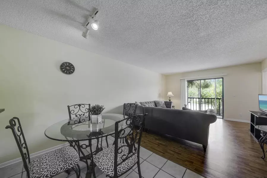 6820 S Palmetto CIR 204, Boca Raton, FL 33433