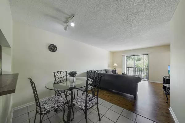 Boca Raton, FL 33433,6820 S Palmetto CIR 204