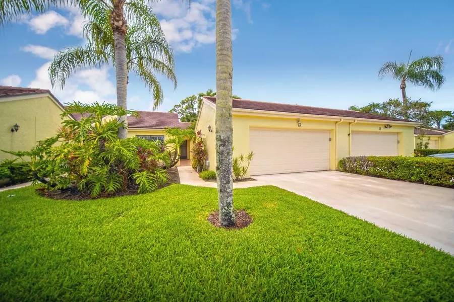 13 Edinburgh DR, Palm Beach Gardens, FL 33418