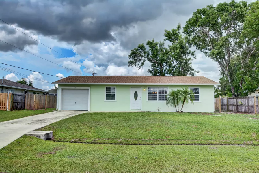 879 SW Canary TER, Port Saint Lucie, FL 34953