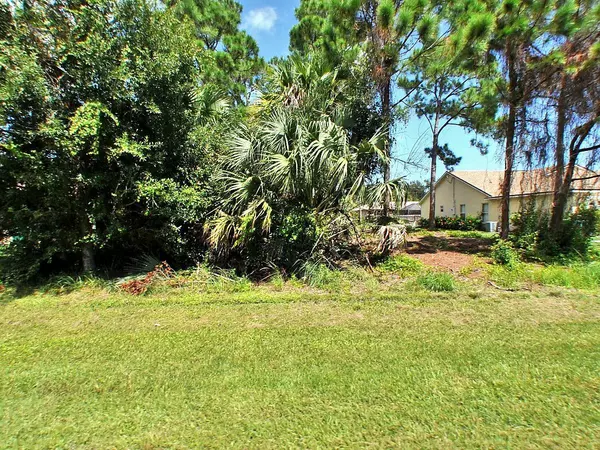 2331 SE Melaleuca BLVD, Port Saint Lucie, FL 34953