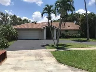 21095 N N Sweetwater LN, Boca Raton, FL 33428