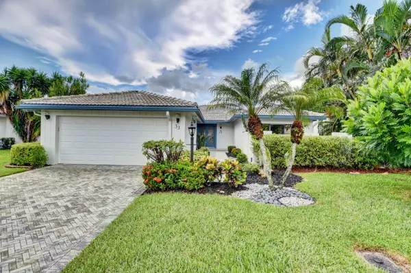 33 Woods LN, Boynton Beach, FL 33436