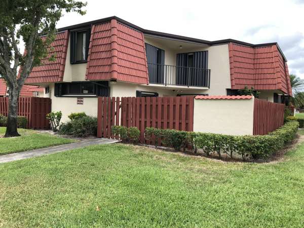 3720 Victoria DR, West Palm Beach, FL 33406