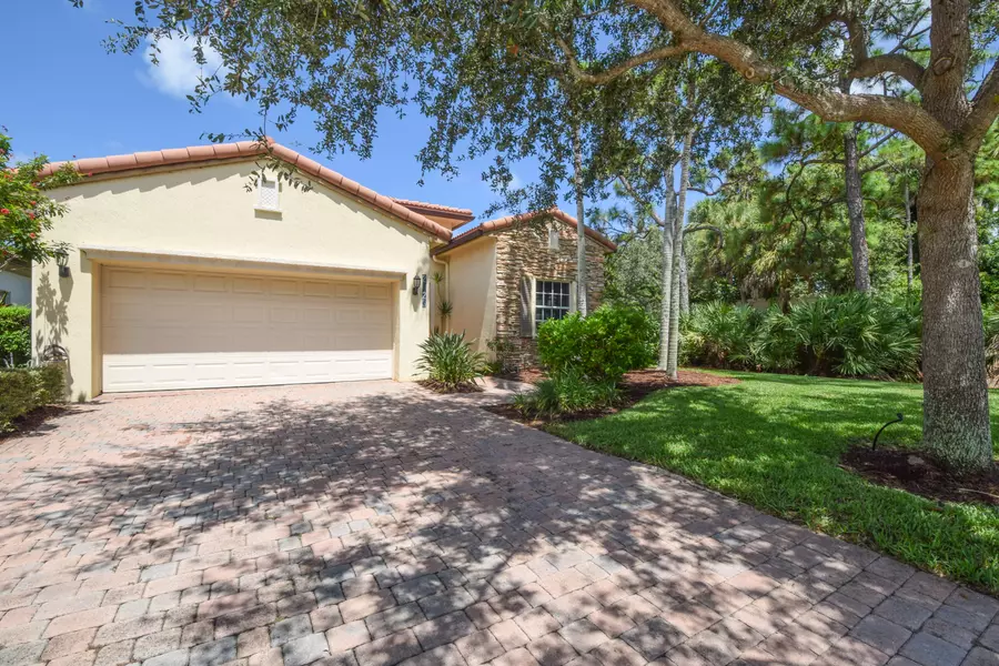 2023 Graden DR, Palm Beach Gardens, FL 33410