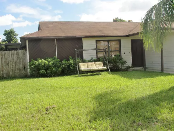 10138 Patience LN, Royal Palm Beach, FL 33411