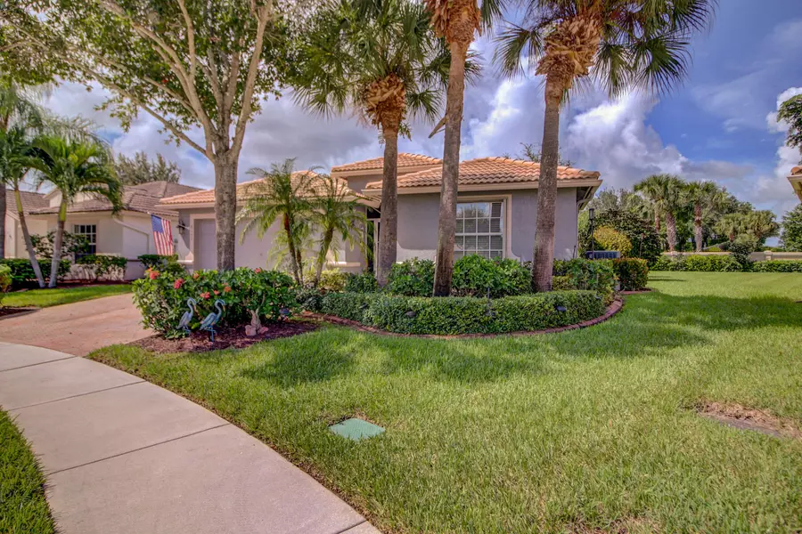 8190 Duomo CIR, Boynton Beach, FL 33472