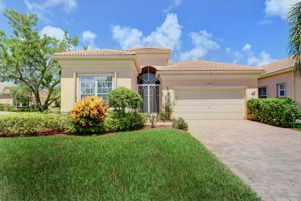 7075 Vivaldi LN, Delray Beach, FL 33446