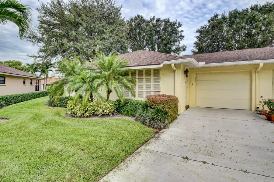 9765 Tabebuia Tree DR A, Boynton Beach, FL 33436