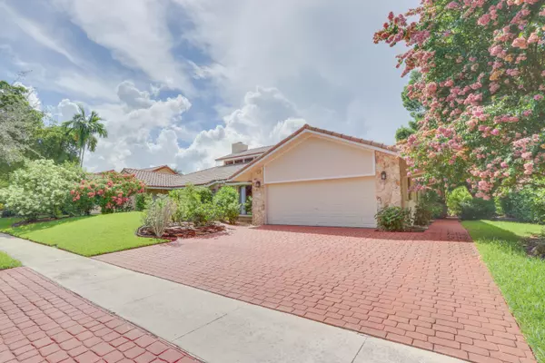 7475 Estrella CIR, Boca Raton, FL 33433