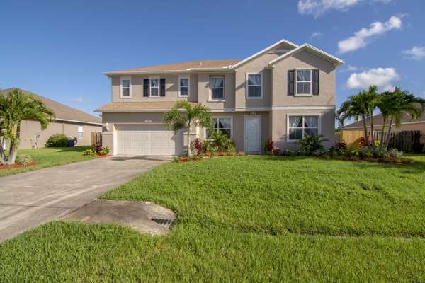 5835 NW Drill CT, Port Saint Lucie, FL 34986